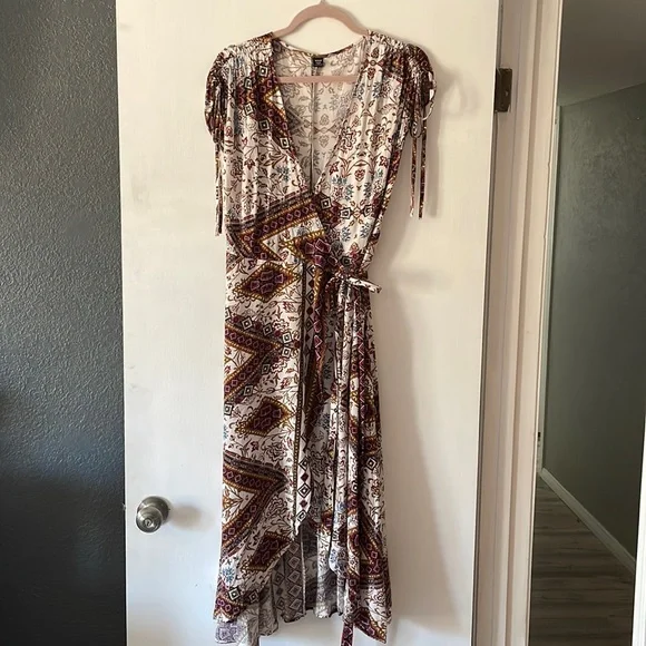 SHEIN WRAP DRESS - Picture 1 of 5